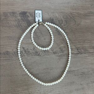 White Freshwater Pearl Necklace and Bracelet Set - New